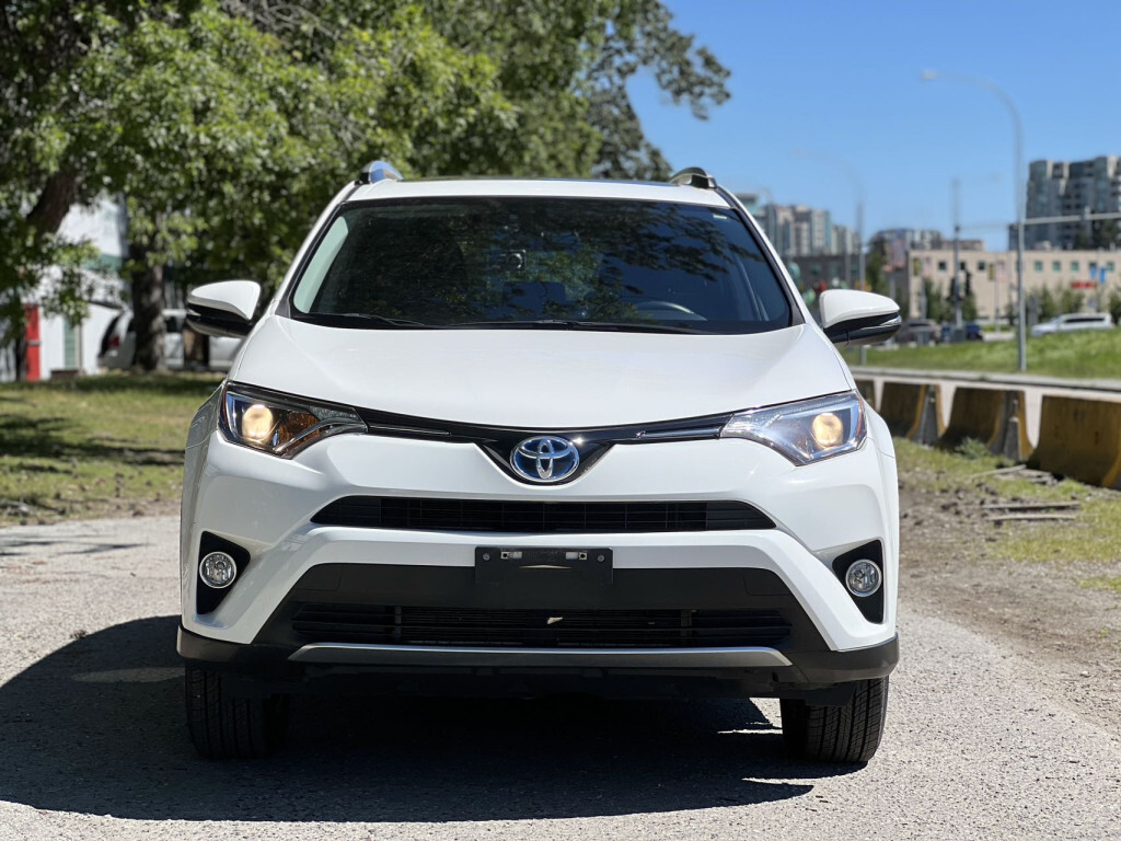 2016 Toyota RAV4 Hybrid XLE AWD