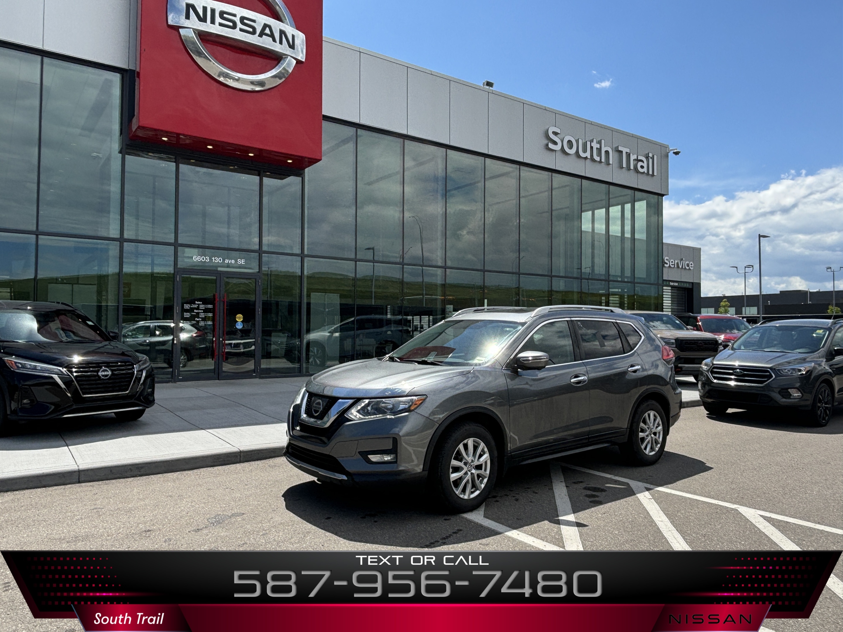 2017 Nissan Rogue SV AWD with TECH PKG *POWER LIFTGATE + 360 CAMERA*