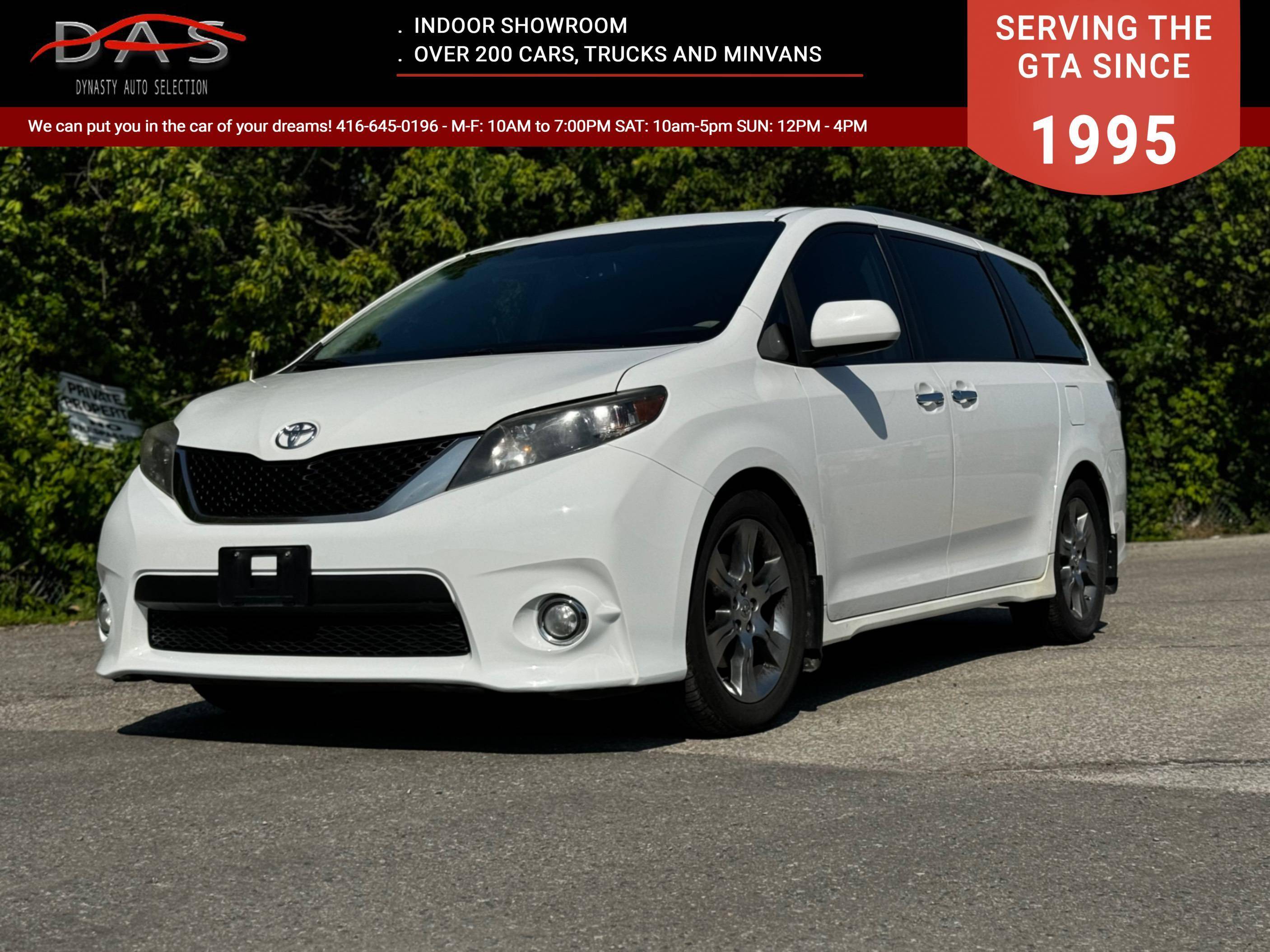 2013 Toyota Sienna SE 8-Pass  Sunroof/Rear View Camera/Loaded