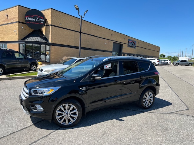 2018 Ford Escape Titanium Awd Navigation Panoramic roof Blind spot