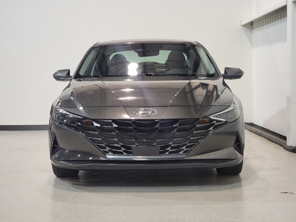 Hyundai Elantra 2022