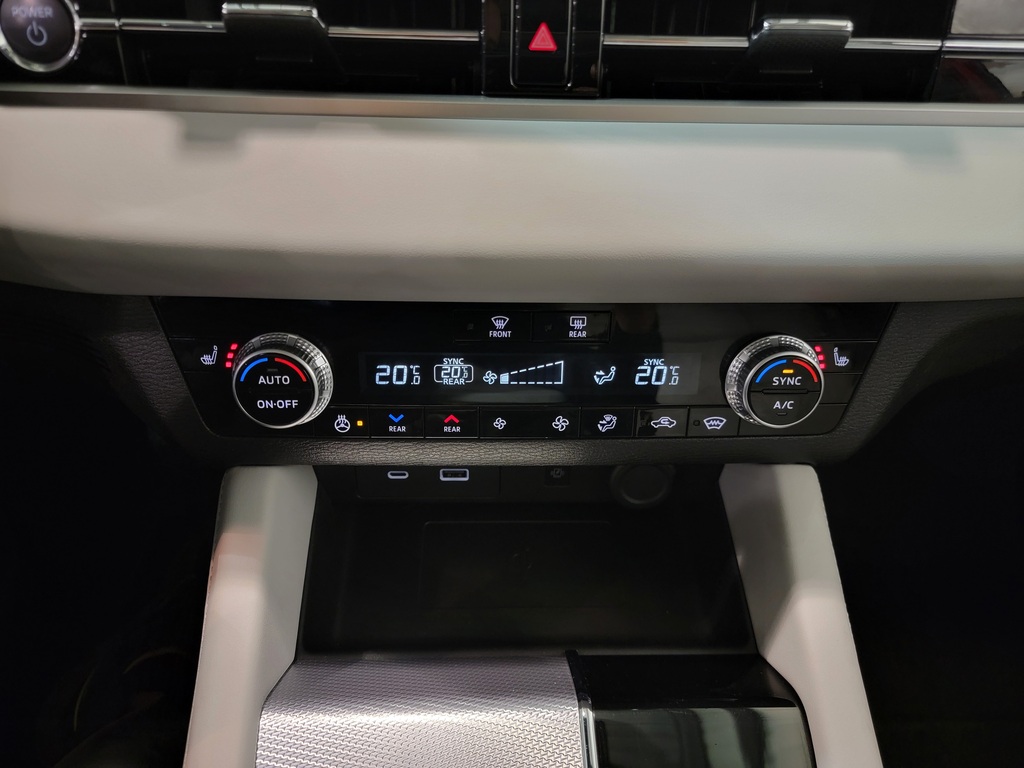 Mitsubishi Outlander PHEV 2023