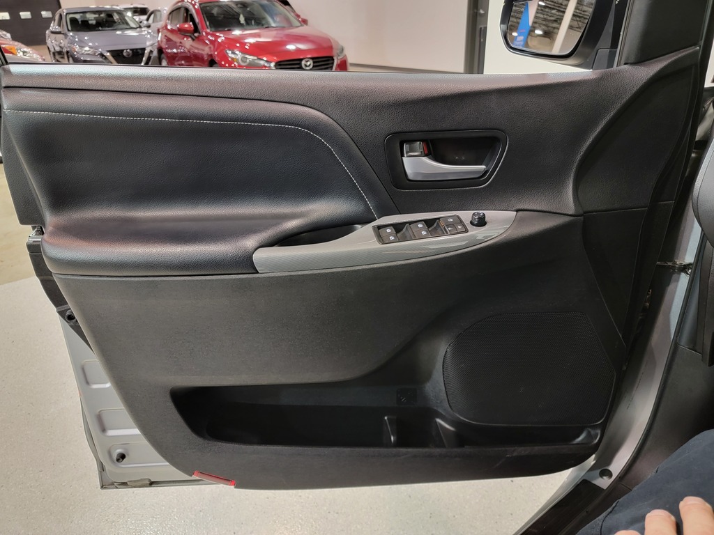 Toyota Sienna 2015