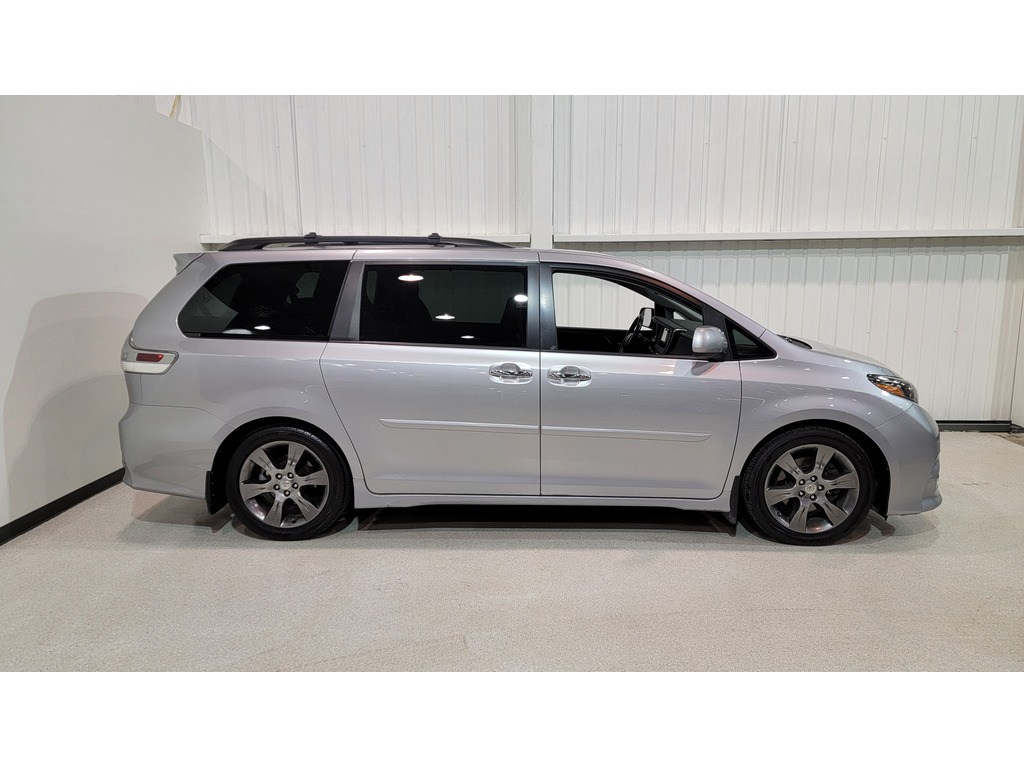 Toyota Sienna 2015