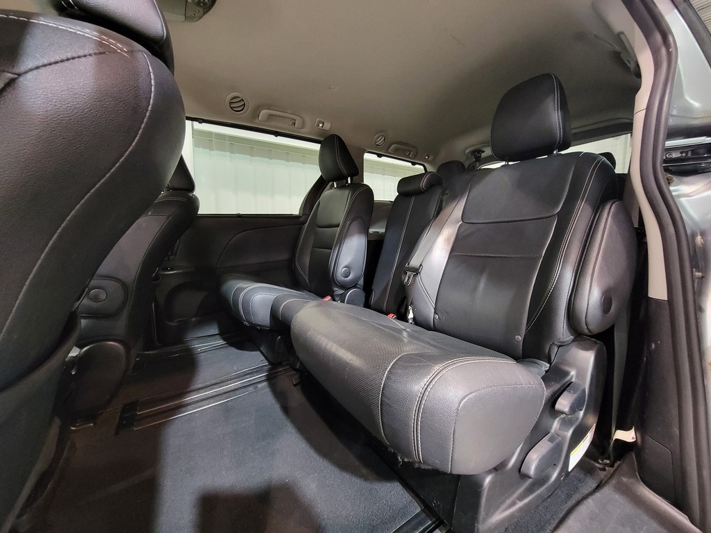 Toyota Sienna 2015