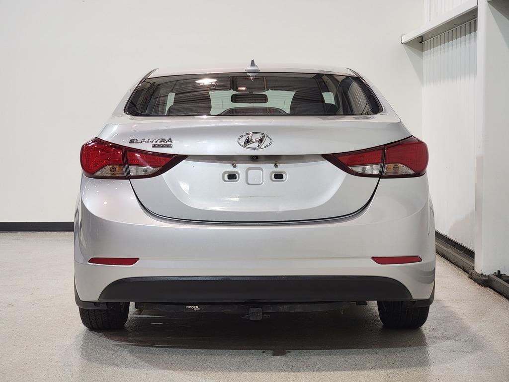 Hyundai Elantra 2016