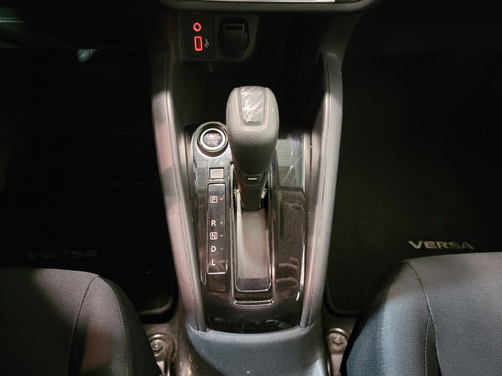 Nissan Versa 2021