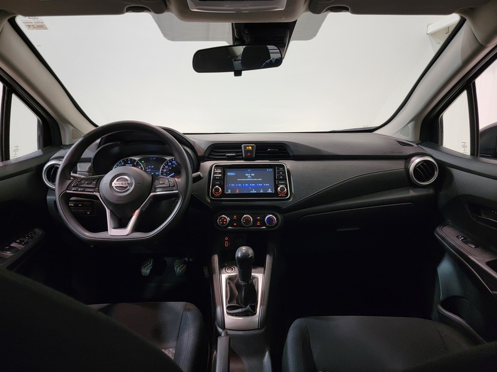 Nissan Versa 2021