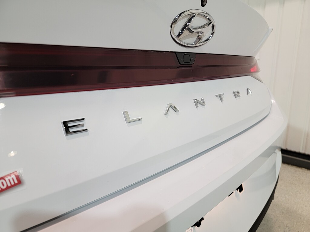 Hyundai Elantra 2021