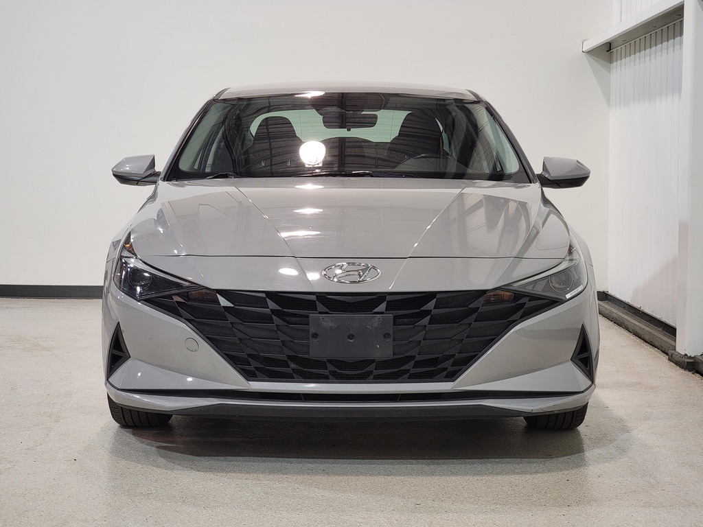 Hyundai Elantra 2021