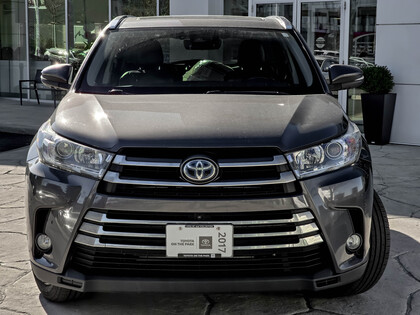 used 2017 Toyota Highlander Hybrid car, priced at $33,495