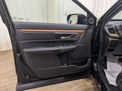 used 2017 Honda CR-V car, priced at $27,097