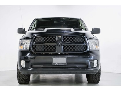 used 2019 Ram 1500 Classic car, priced at $27,910