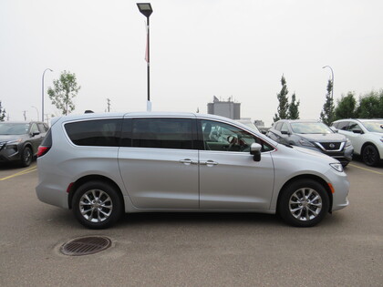 used 2023 Chrysler Pacifica car, priced at $43,998