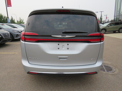 used 2023 Chrysler Pacifica car, priced at $43,998