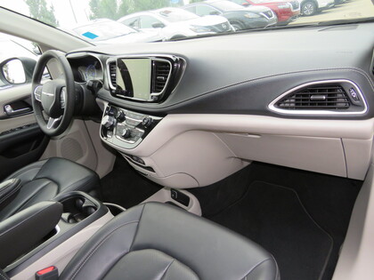 used 2023 Chrysler Pacifica car, priced at $43,998