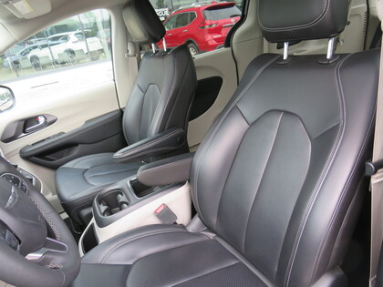 used 2023 Chrysler Pacifica car, priced at $43,998