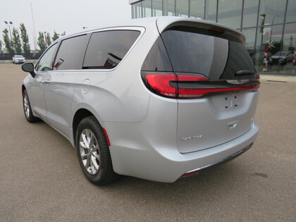 used 2023 Chrysler Pacifica car, priced at $43,998