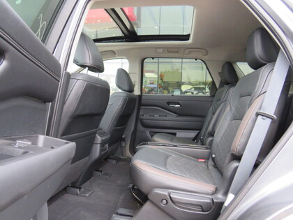 used 2022 Nissan Pathfinder car, priced at $45,995