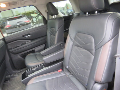 used 2022 Nissan Pathfinder car, priced at $47,998