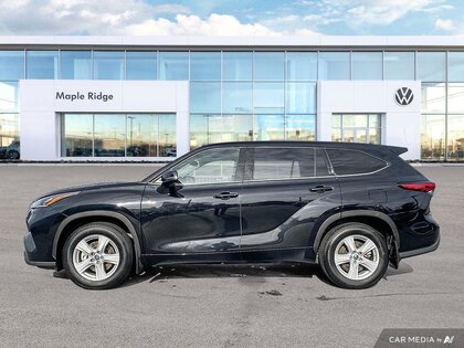 used 2022 Toyota Highlander car, priced at $43,025