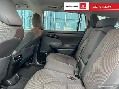 used 2022 Toyota Highlander car, priced at $39,995