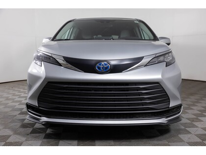 used 2024 Toyota Sienna car, priced at $59,998