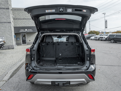 used 2023 Toyota Highlander car, priced at $48,910