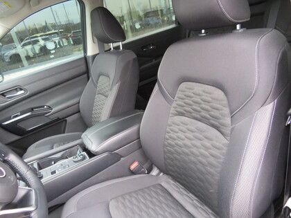 used 2022 Nissan Pathfinder car, priced at $42,998