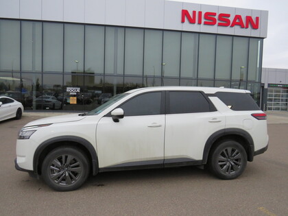 used 2022 Nissan Pathfinder car, priced at $42,998