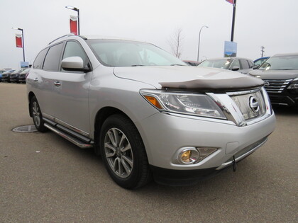 used 2014 Nissan Pathfinder car, priced at $15,998