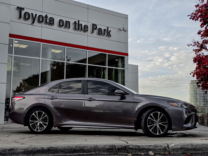 used 2018 Toyota Camry Hybrid car, priced at $26,995