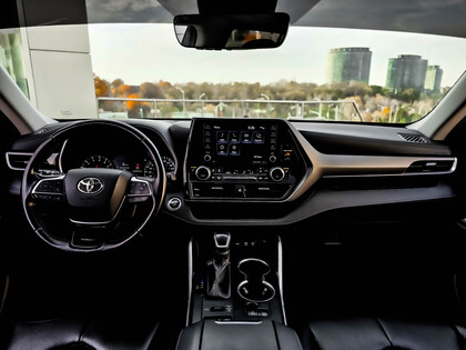 used 2020 Toyota Highlander car, priced at $34,888