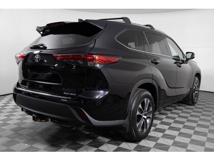 used 2020 Toyota Highlander car, priced at $38,998