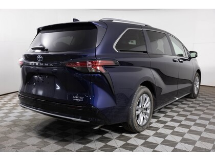 used 2024 Toyota Sienna car, priced at $77,998