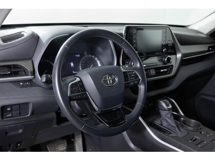 used 2020 Toyota Highlander car, priced at $35,998