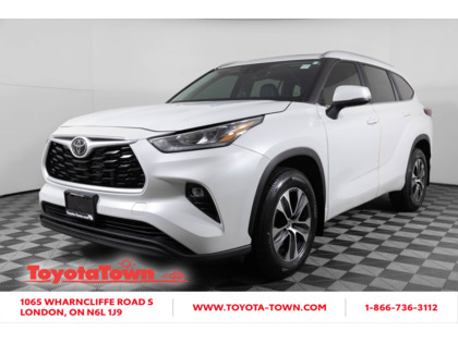 used 2023 Toyota Highlander car, priced at $44,998