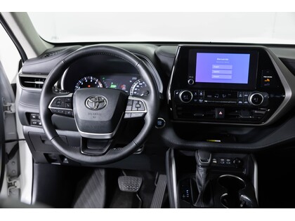 used 2023 Toyota Highlander car, priced at $44,998