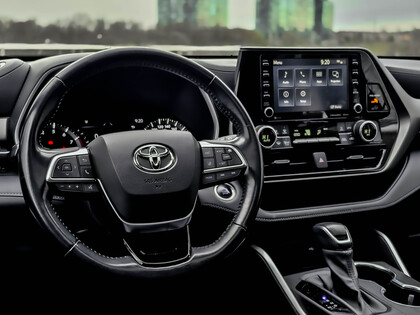 used 2020 Toyota Highlander car, priced at $36,595