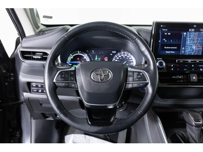 used 2020 Toyota Highlander Hybrid car, priced at $52,998