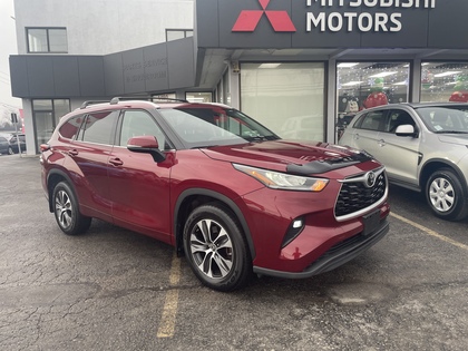 used 2022 Toyota Highlander car, priced at $38,950