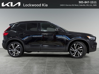 used 2020 Volvo XC40 car, priced at $30,980