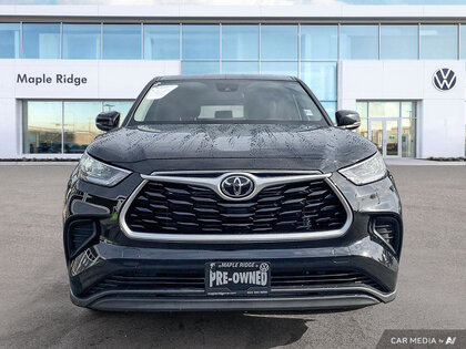 used 2022 Toyota Highlander car, priced at $43,025