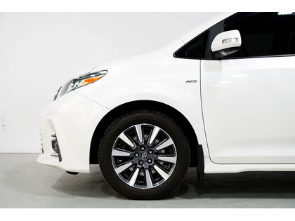 used 2018 Toyota Sienna car, priced at $43,910